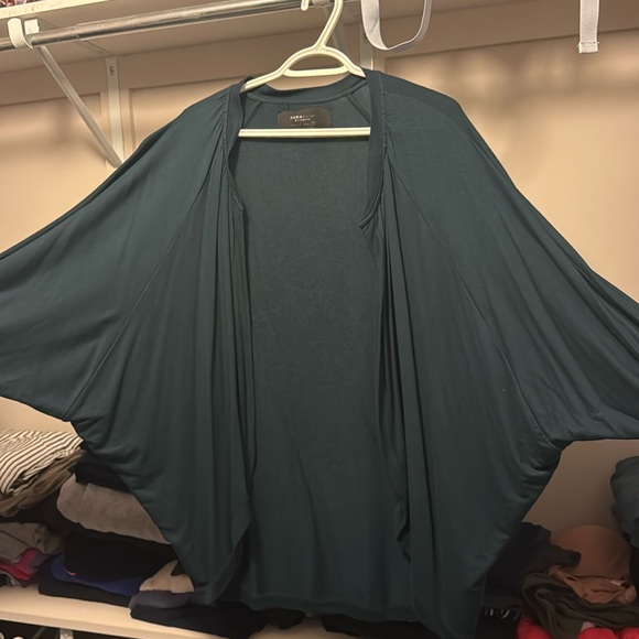 New Zara Basic Oil Green Butterfly T-Shirt - Size Large - Picture 1 of 2